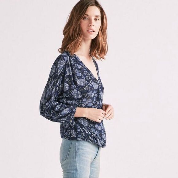 Lucky Brand blue abstract floral faux wrap top size large - Picture 2 of 12